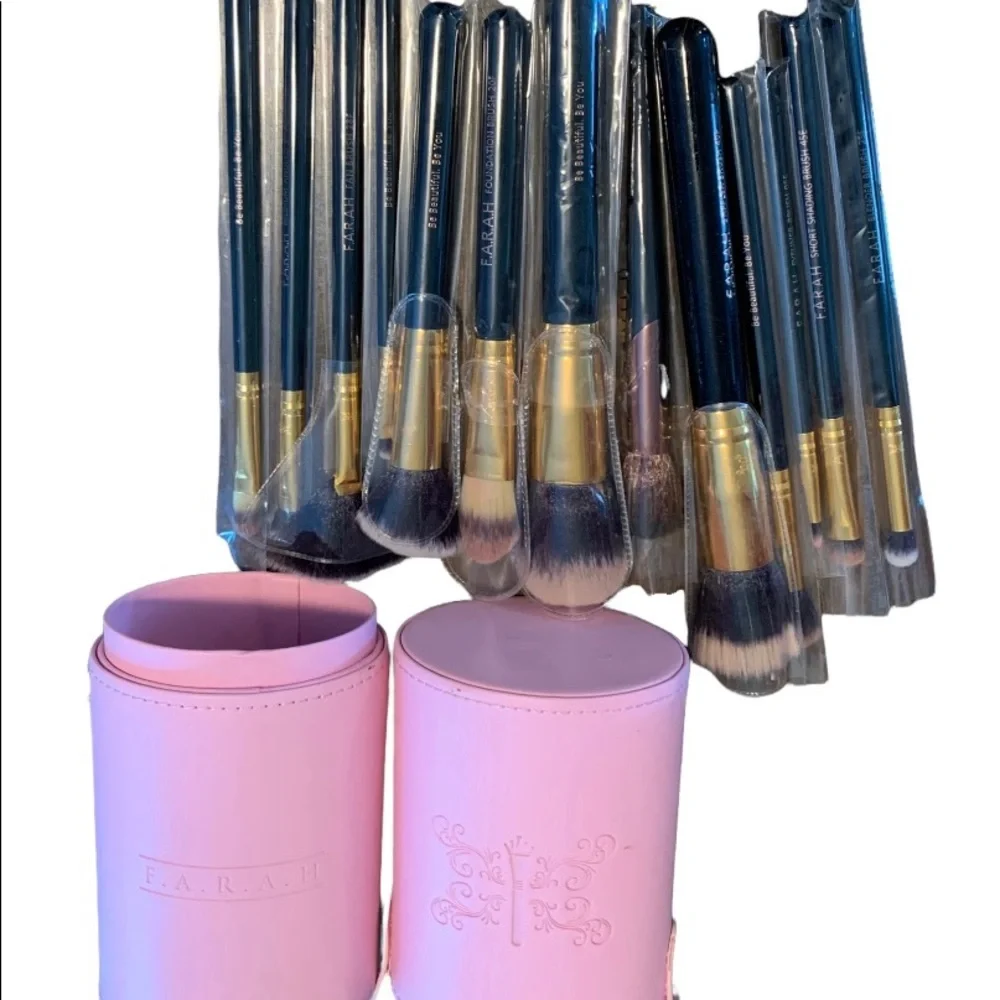 F.A.R.A.H. makeup brush set
